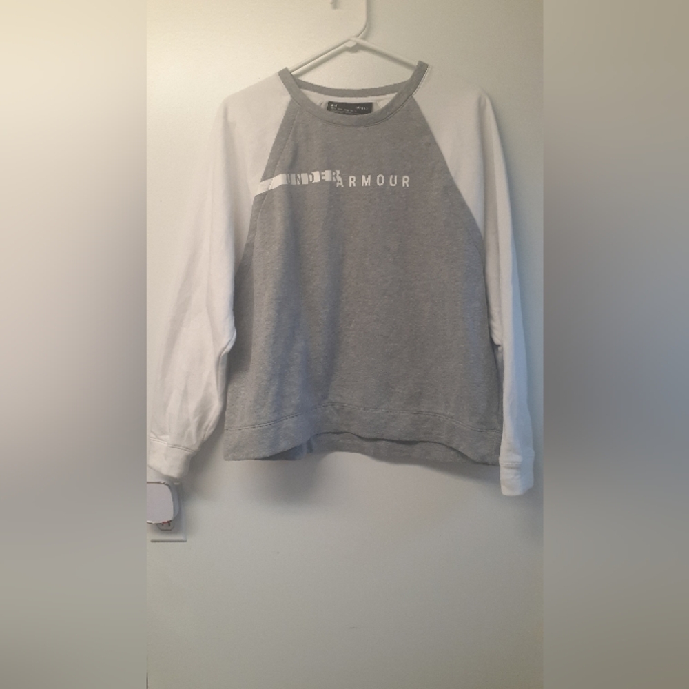 Womens' Under Armour gray/white sweatshirt - size large